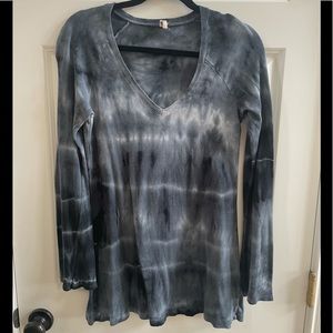 Pink Lotus Tie-Dye Long Sleeve Top - Gray and Black